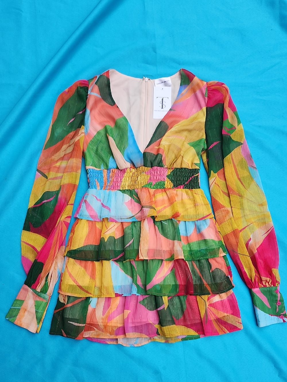 Women's Colorful Ruffled Bottom Long-Sleeved V- Neck Dress! SO ADORABLE NWT